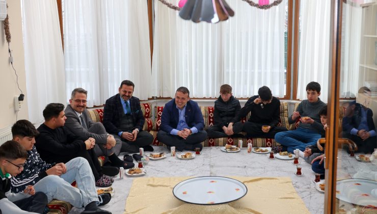 Vali Sözer'den Çocuk Evleri Sitesi ve huzurevini ziyaret