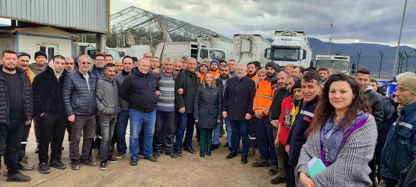 Başkan Tekin’den Biosun işçilerine ekstra zam