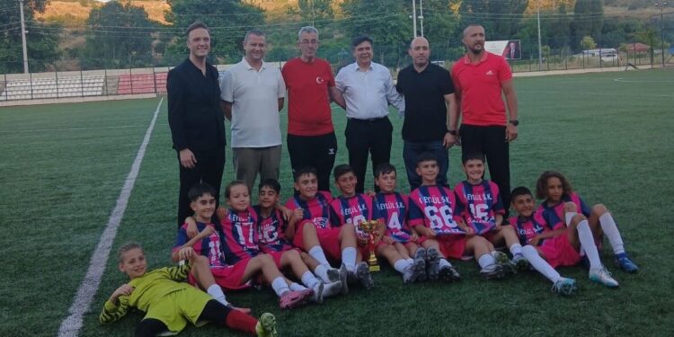 BİLECİK U11 GENÇLER LİGİ ŞAMPİYONU 4 EYLÜLSPOR OLDU